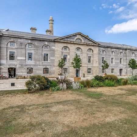 Luxury 2 Bed Apartment In Historic Royal William Yard Плаймаут Экстерьер фото